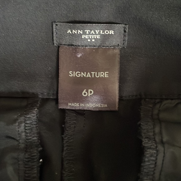 Set of 2 Navy and Black Ann Taylor Factory Petite Capri Pants - Picture 4 of 7